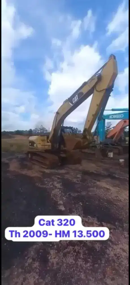 Alat Berat Excavator CAT