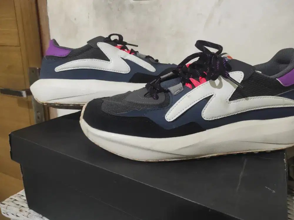 sepatu specs earthover 44