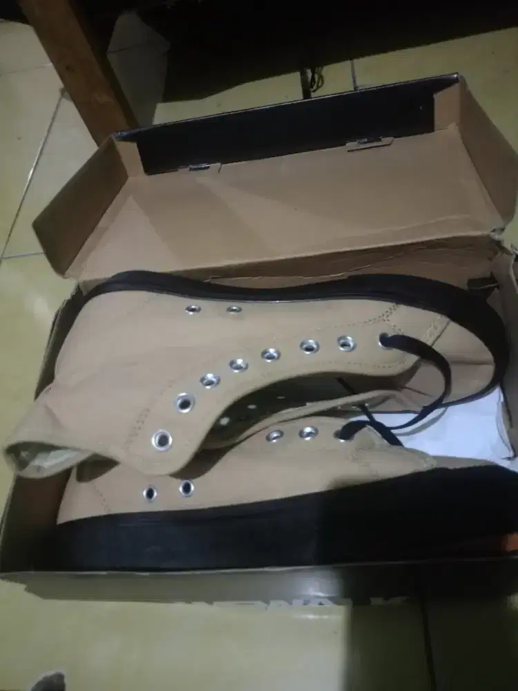 Jual sepatu baru