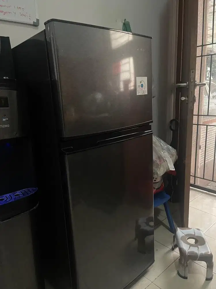 Kulkas SHARP 2 pintu