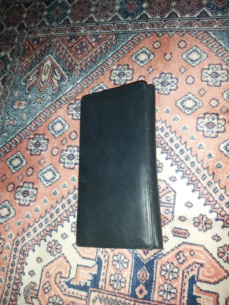 Dompet Bonia hitam msh baik
