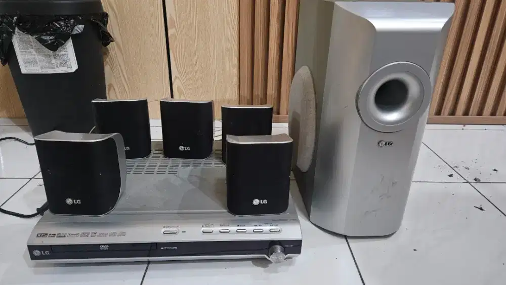 LG CD DVD HOME THEATER LH T252