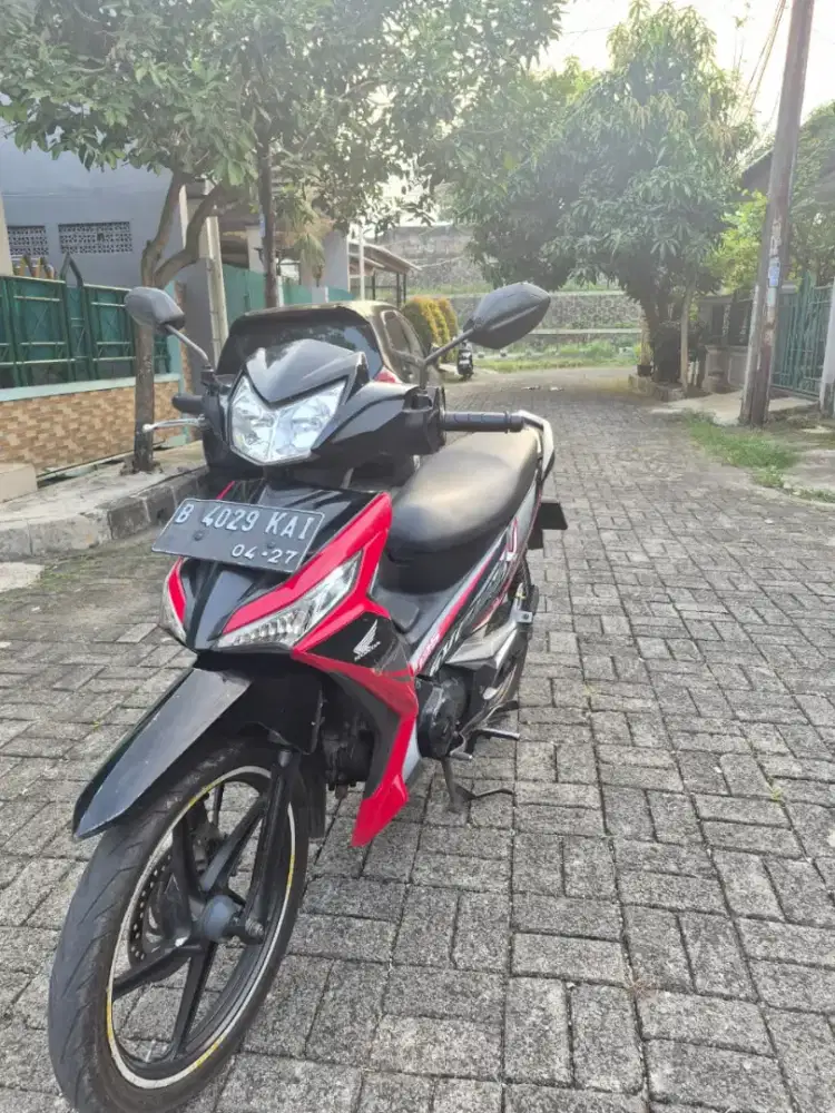 Dijual Honda Supra X 125 tahun 2016 surat lengkap