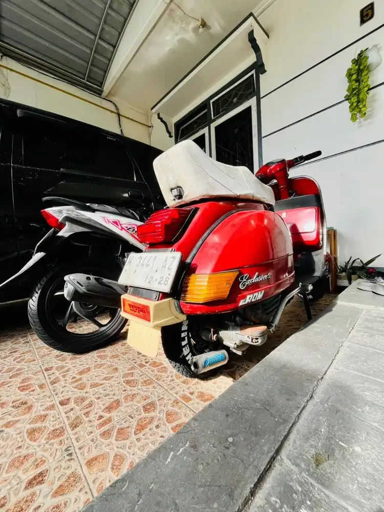 Vespa PX Exclusive 1 Red Milano