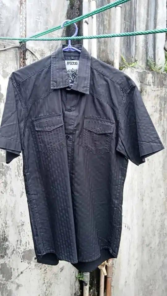 Kemeja Pria Size M - L , 4 Pcs 100.000