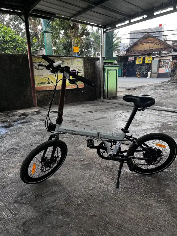 Sepeda Lipat Element eight 20 inc