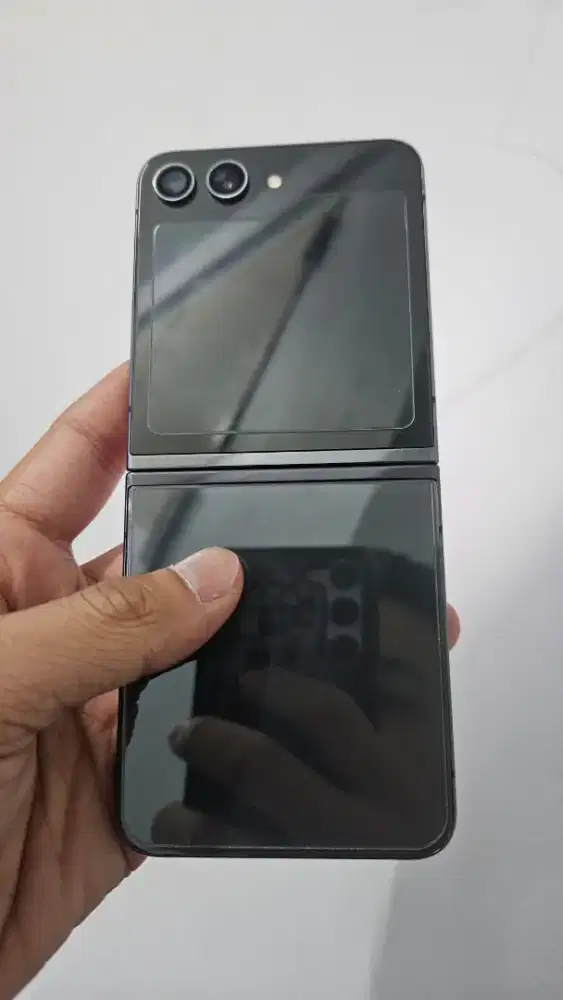 Samsung Galaxy Z Flip 5 8/256 Gb Fullset Murah Mulus