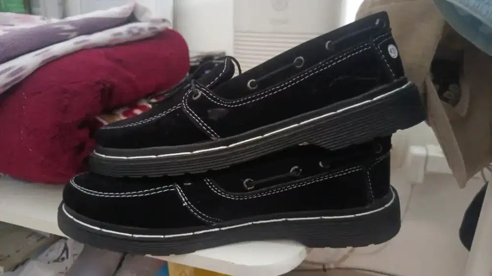 boat shoes  loafers  docmart