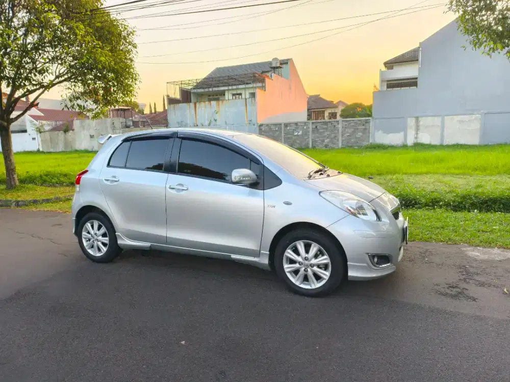 KM 25 Rb‼️Toyota Yaris E M/T 2011