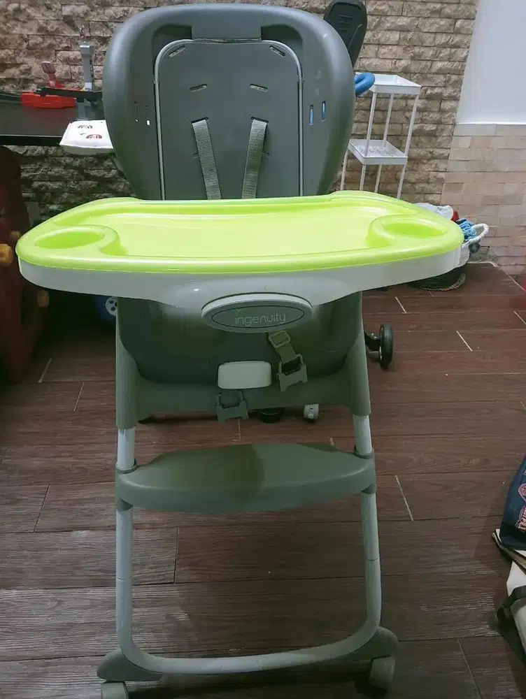 Jual tempat duduk bayi untuk makan