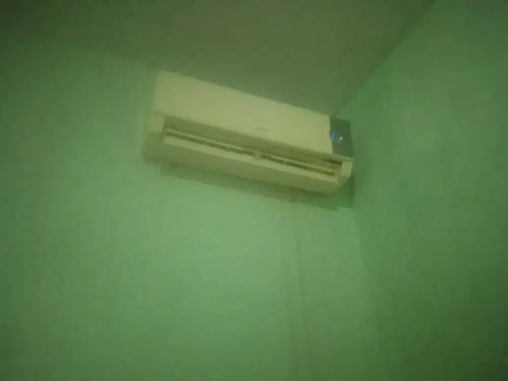 AC GREE 1/2 pk Bekas Pake sendirian