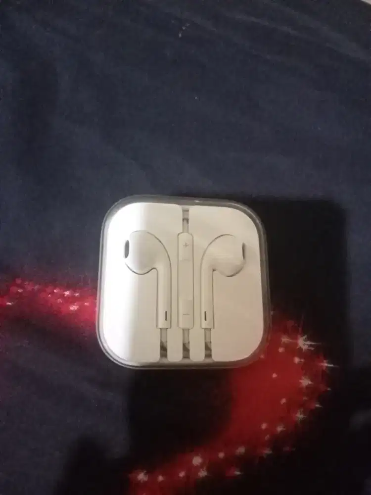 Handsfree original iPhone  bawaan dari hp