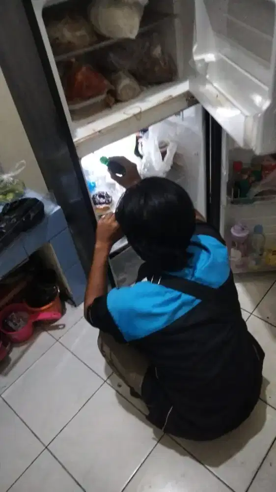 jasa cek kulkas & gnti komperesor Bergaransi