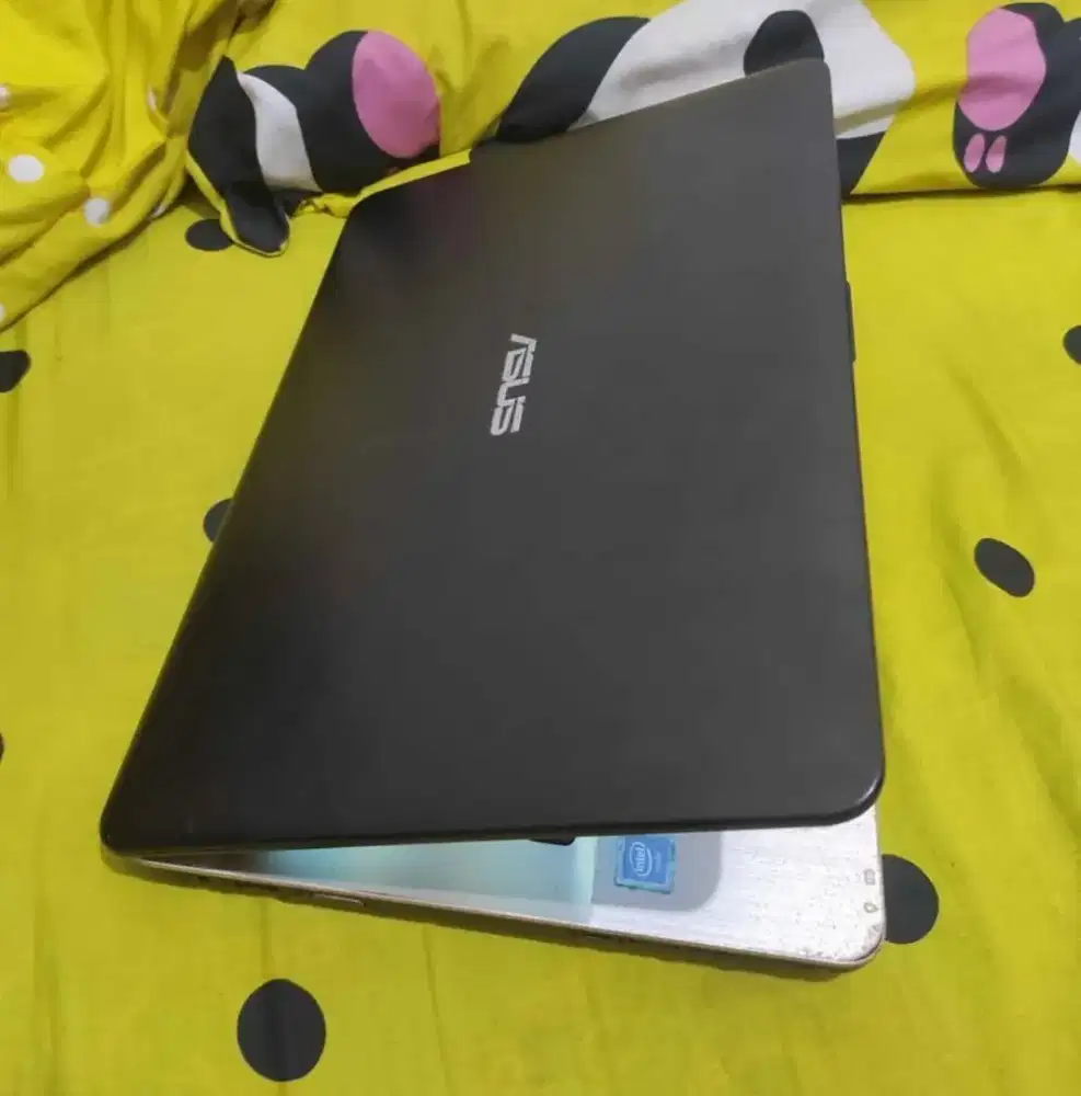 Laptop asus x441 siap pakai