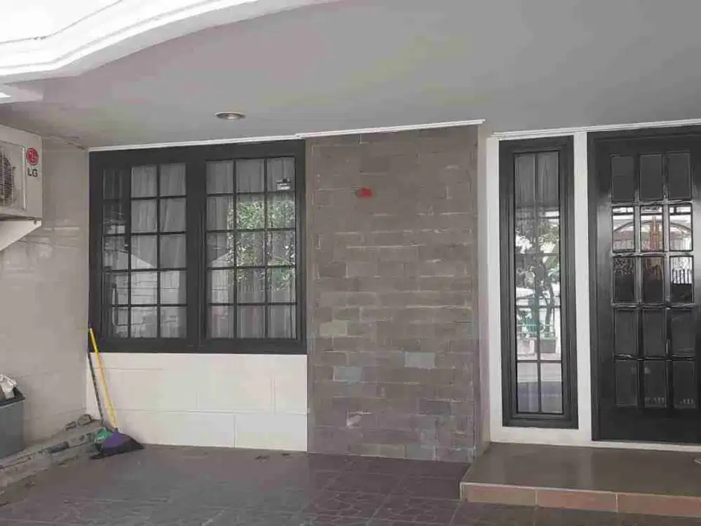 RUMAH DIJUAL DI KELAPA GADING BAGUS LOKASI NYAMAN DEKAT MALL BANGUNAN BARU 2LANTAI