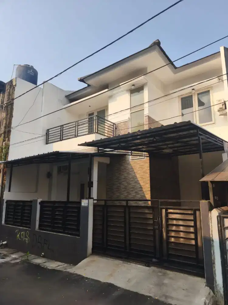 Disewakan rumah 2 lantai