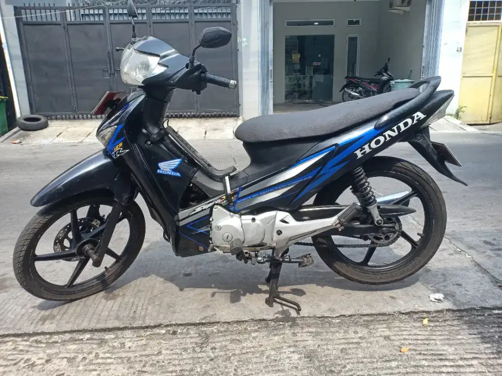 Di jual Supra x 125 karbu, surat2 komplit