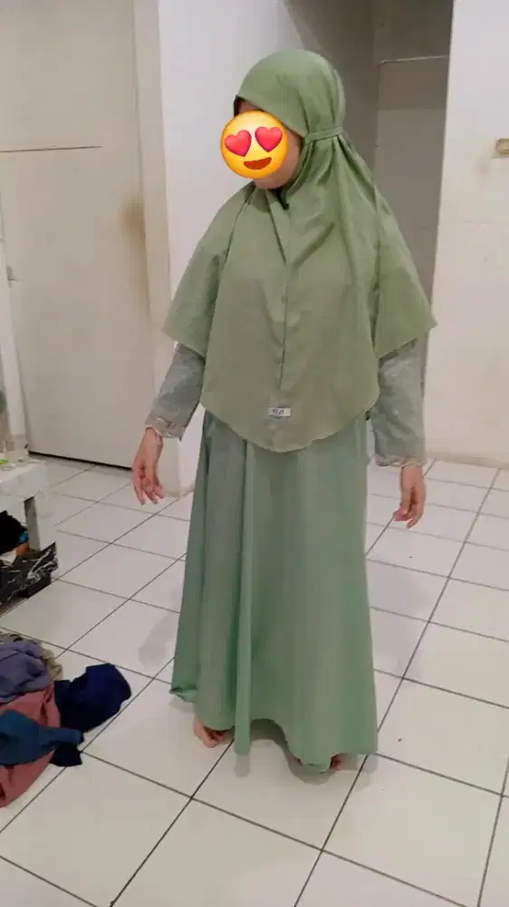Baju dan kerudung