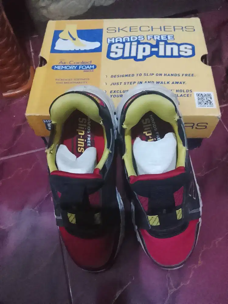 sepatu sketcher