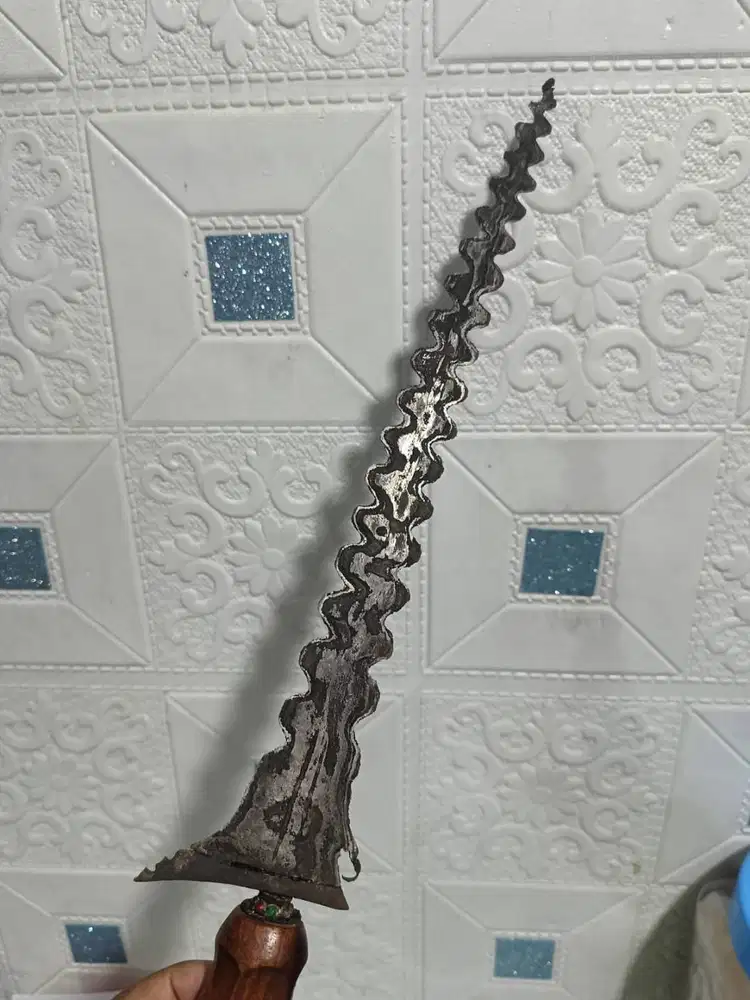 Keris Kalawijan Wingit