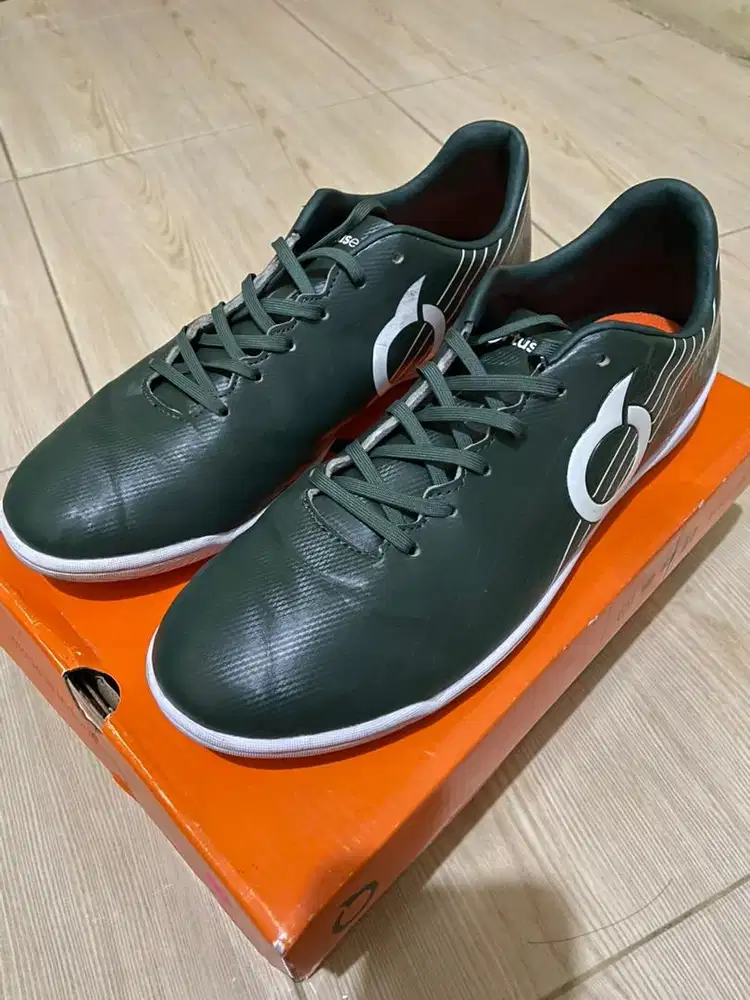 Sepatu Futsal Ortuseight Insignia In Dark Green/White Original