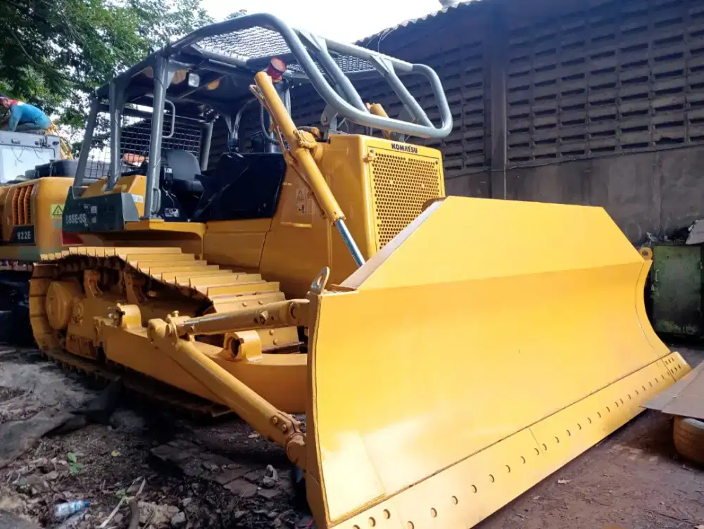 BULL DOZER 2019 + WINCH ALAT BERAT KOMATSU D85EES-II