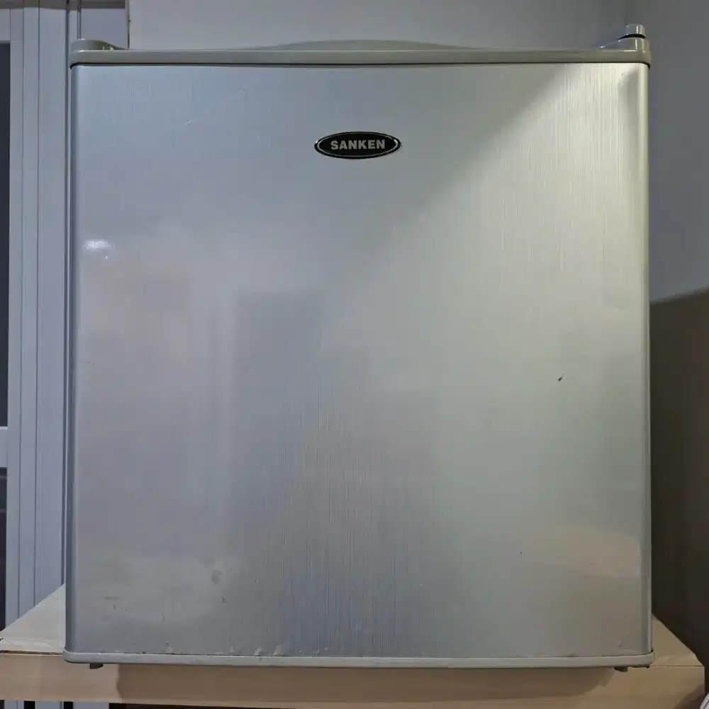 Kulkas Mini Sanken 70 Watt
