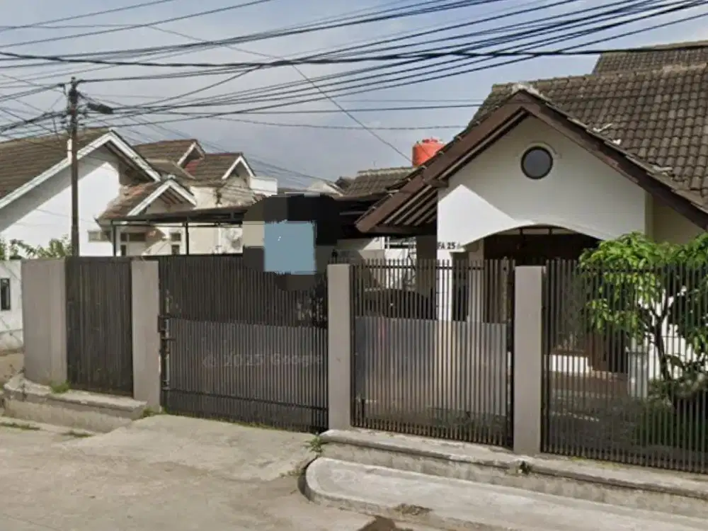 Rumah Hook Luas Nyaman di Komplek Taman Cibaduyut Indah