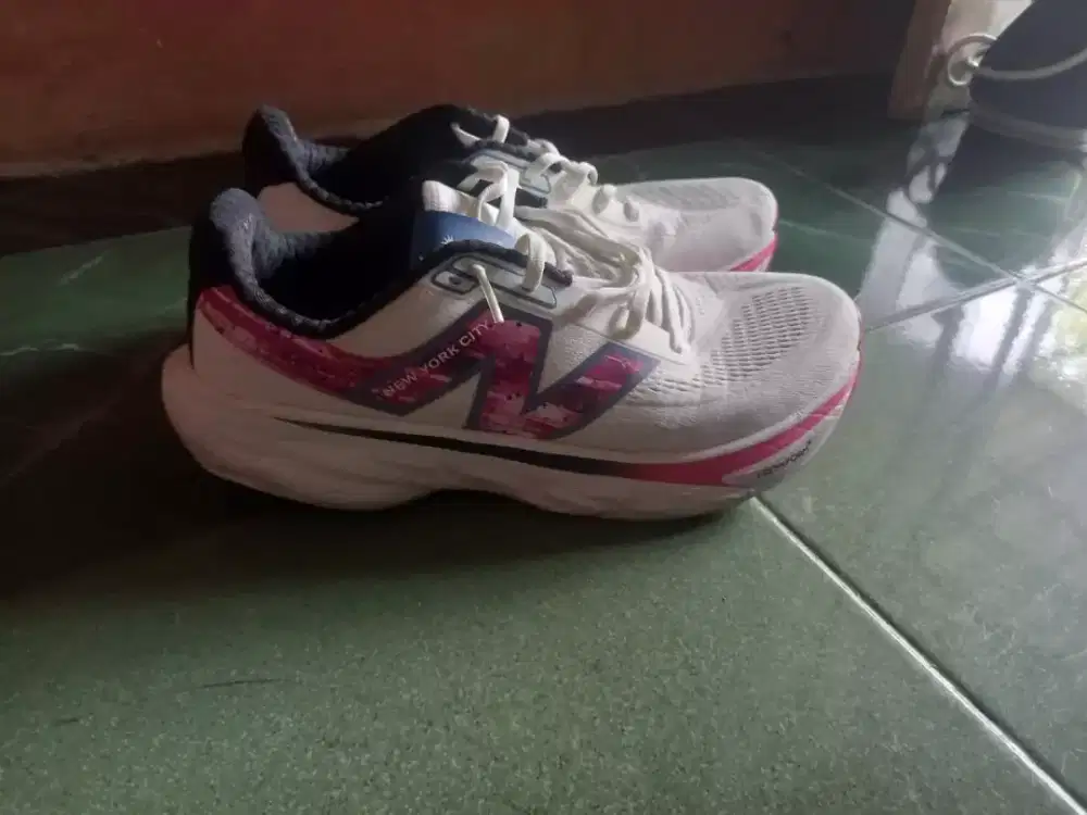 New balance pembelian size 44
