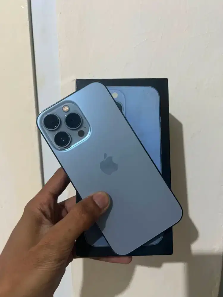 iPhone 13 Pro Sierra Blue