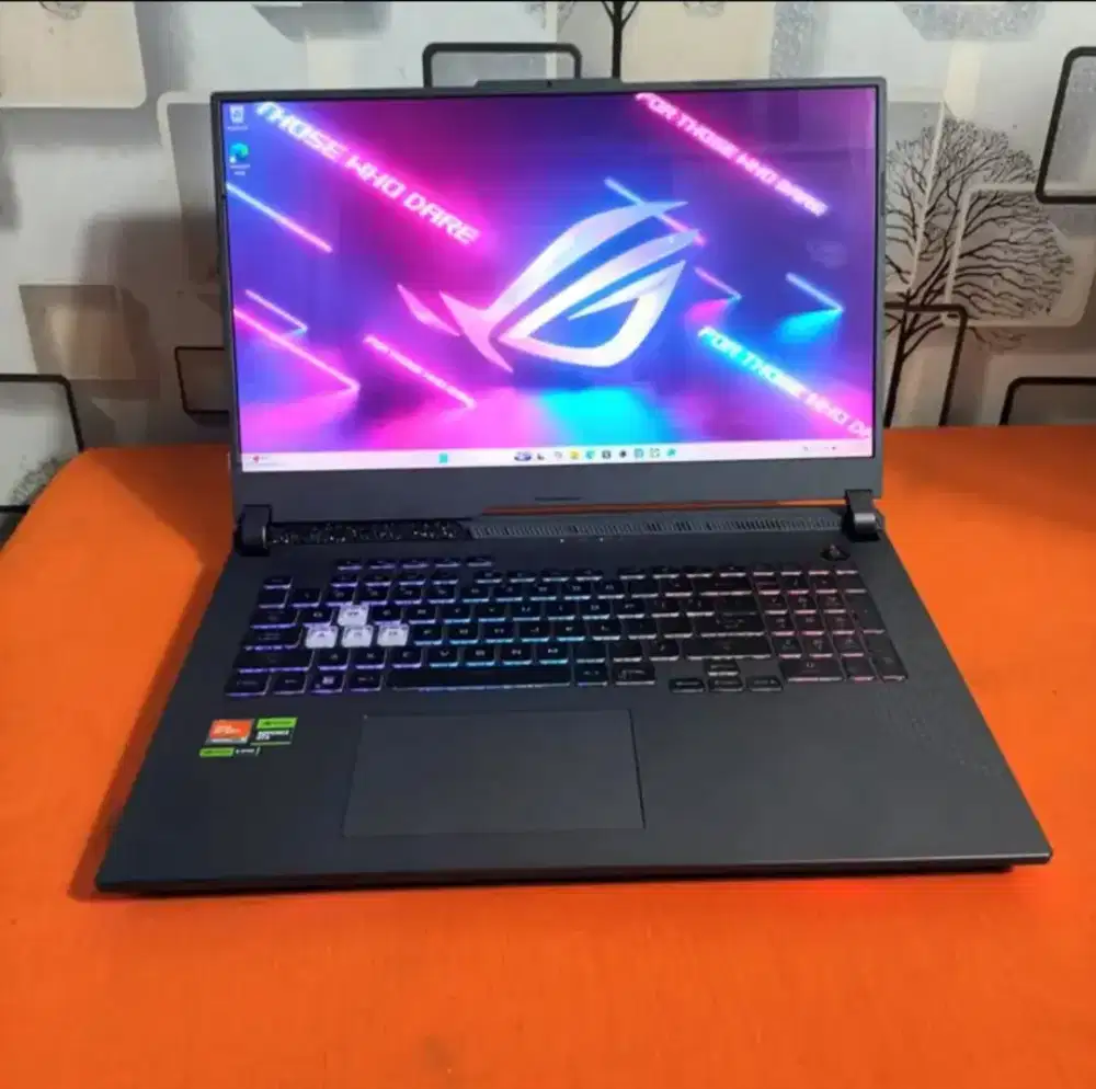 Laptop ROG Strix G17 Ryzen 9 7845HX I RTX 4060 32 I 1TB
