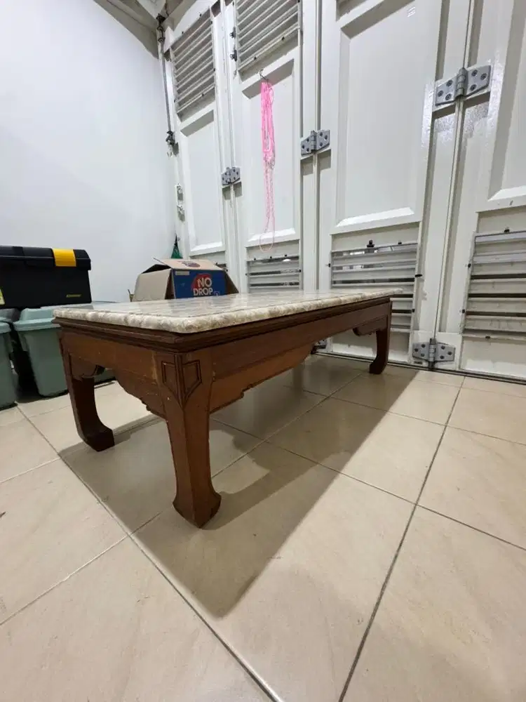Meja marmer frame kayu jati kondisi bagus dari tahun 90an bisa nego