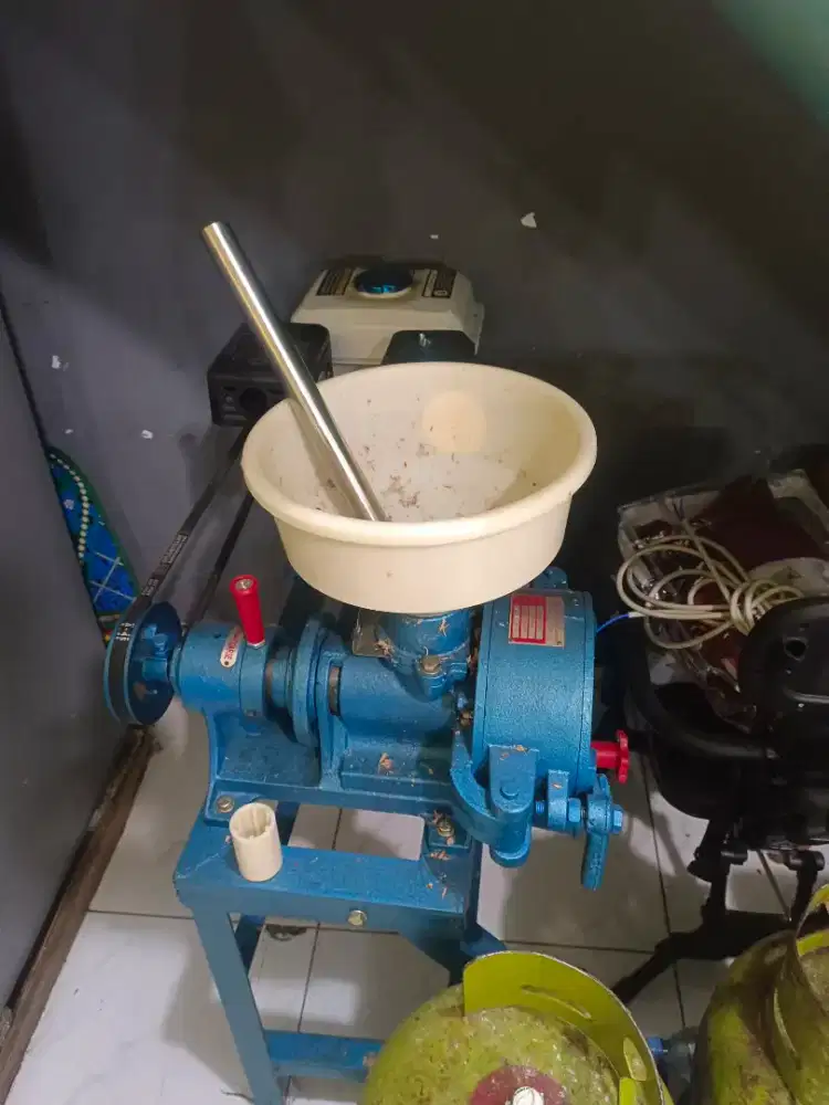 Mesin giling bumbu dan cabe