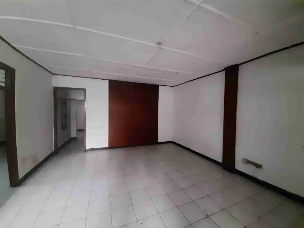 DIJUAL MURAH RUMAH SUKALUYU SURAPATI DEKAT GEDUNG SATE CIKUTRA KOTA BANDUNG