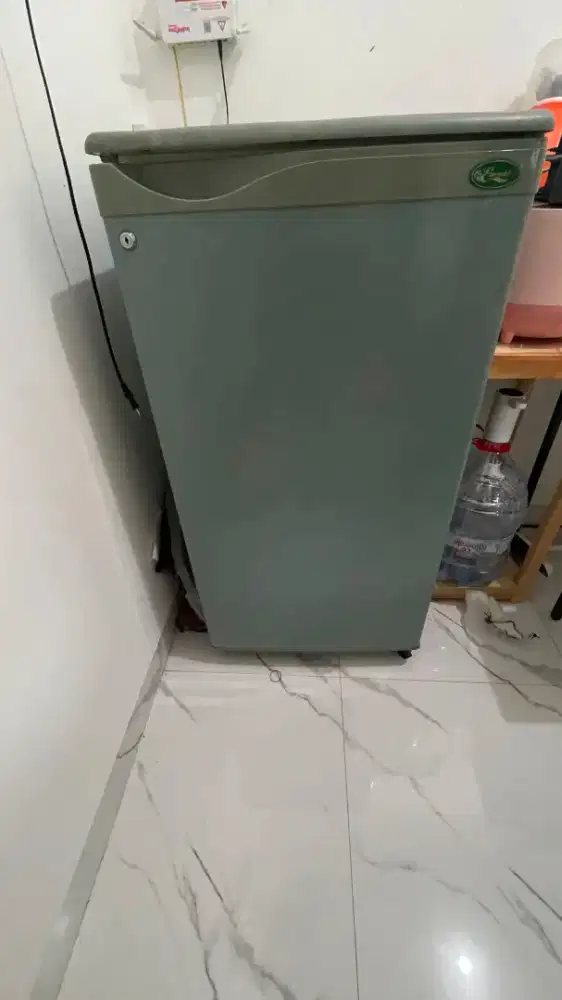 Kulkas 1 pintu kondisi baik