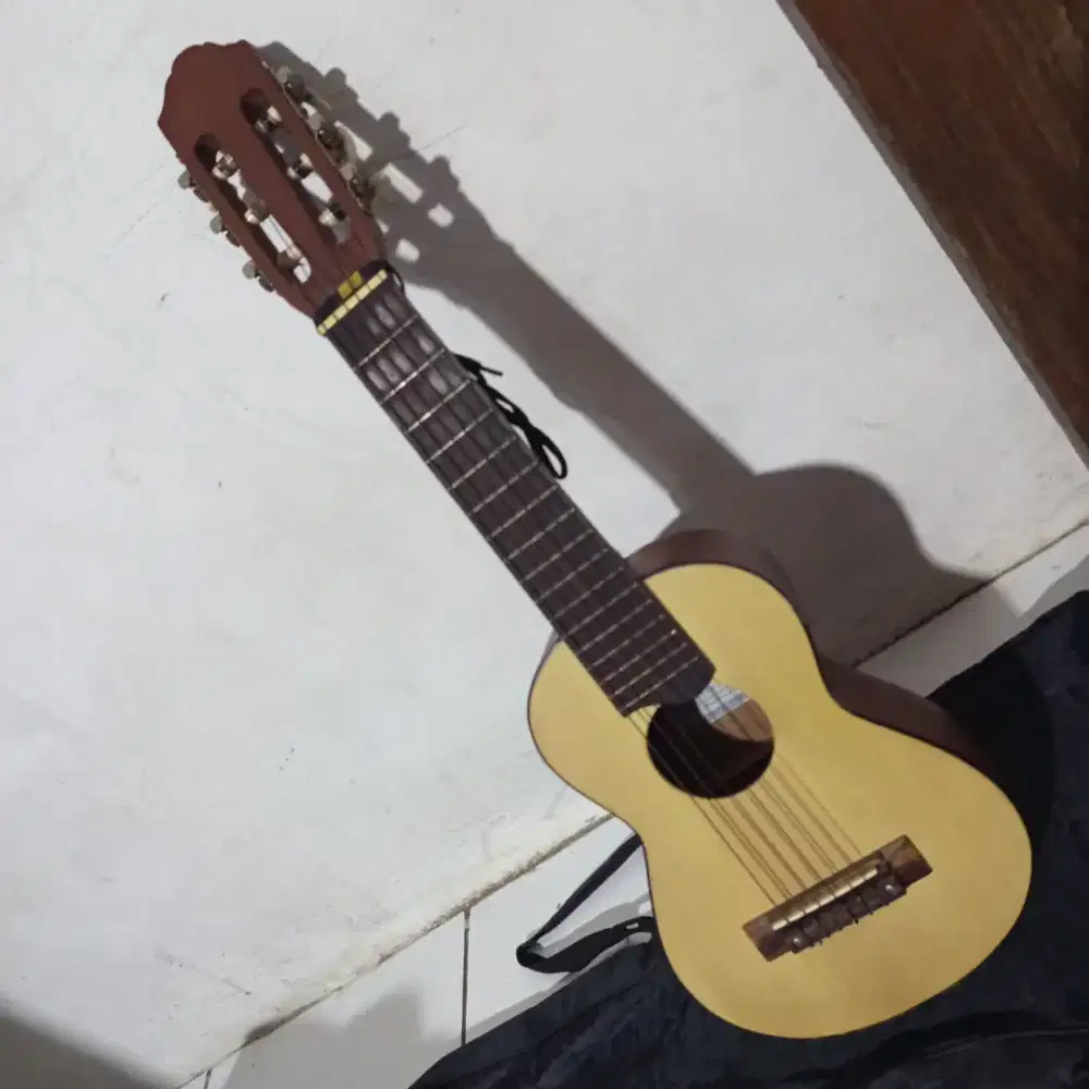 Yamaha C-330 mini