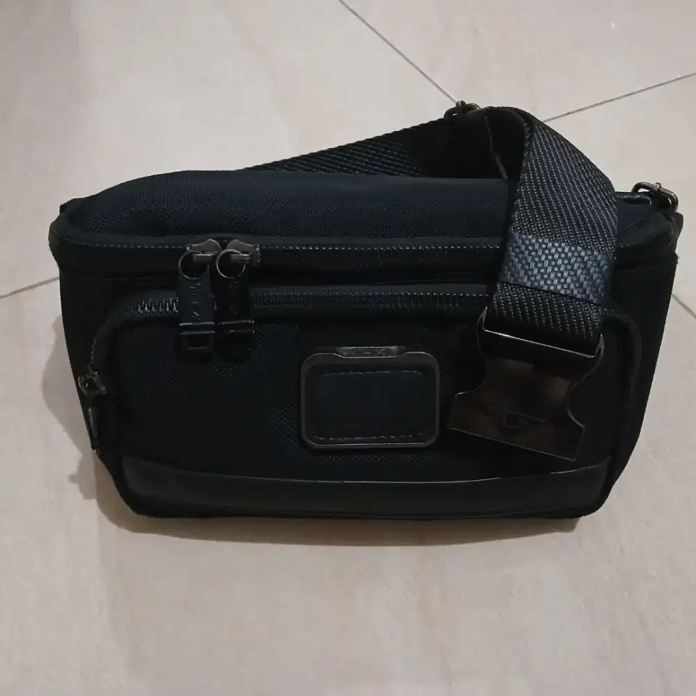 Waist Bag / Tas Selempang / Tas Pinggang - TUMI