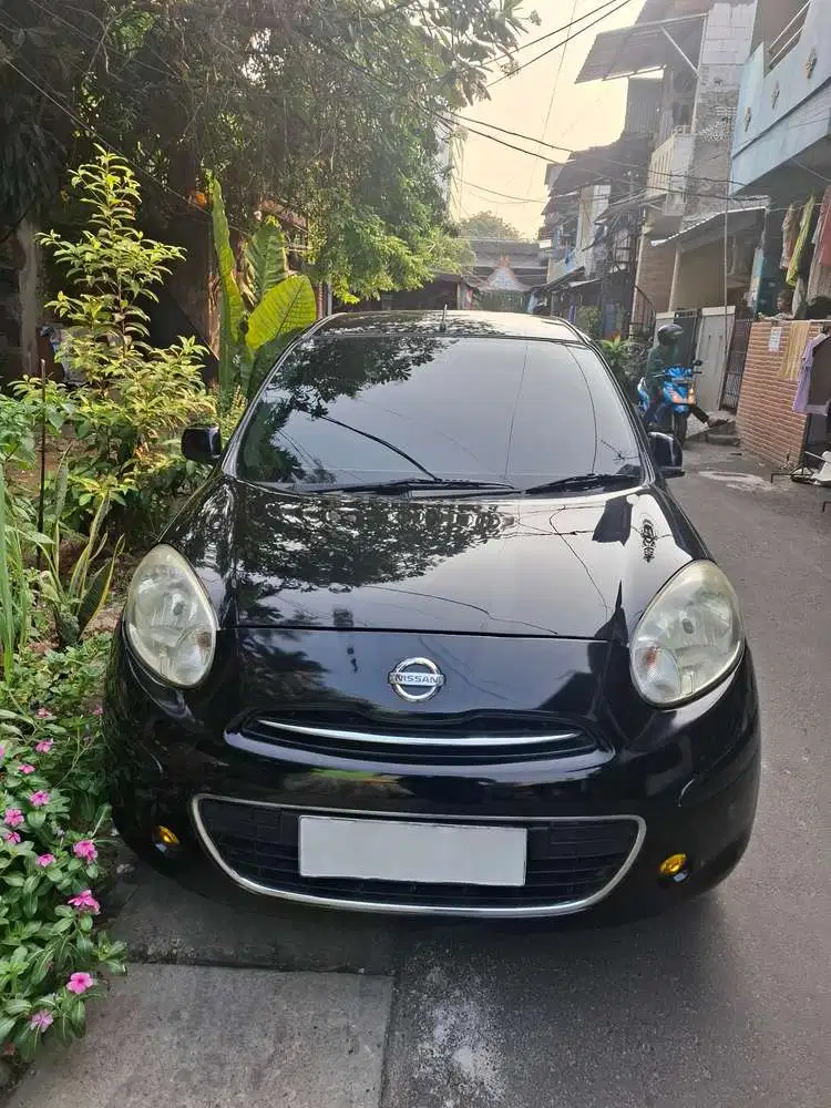 Nissan March 2011 Bensin