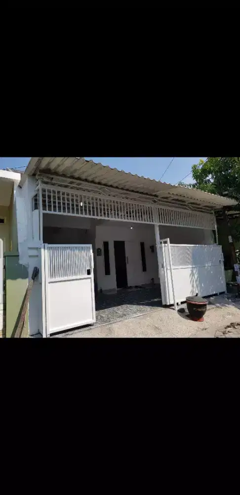 RUMAH DI PERUMAHAN SEMOLOWARU ELOK