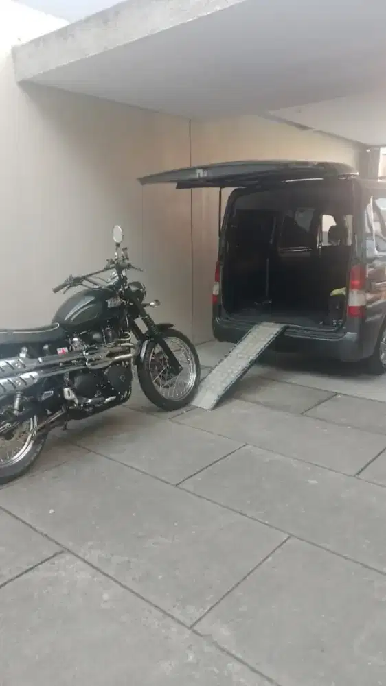 Jasa towing dan storing motor