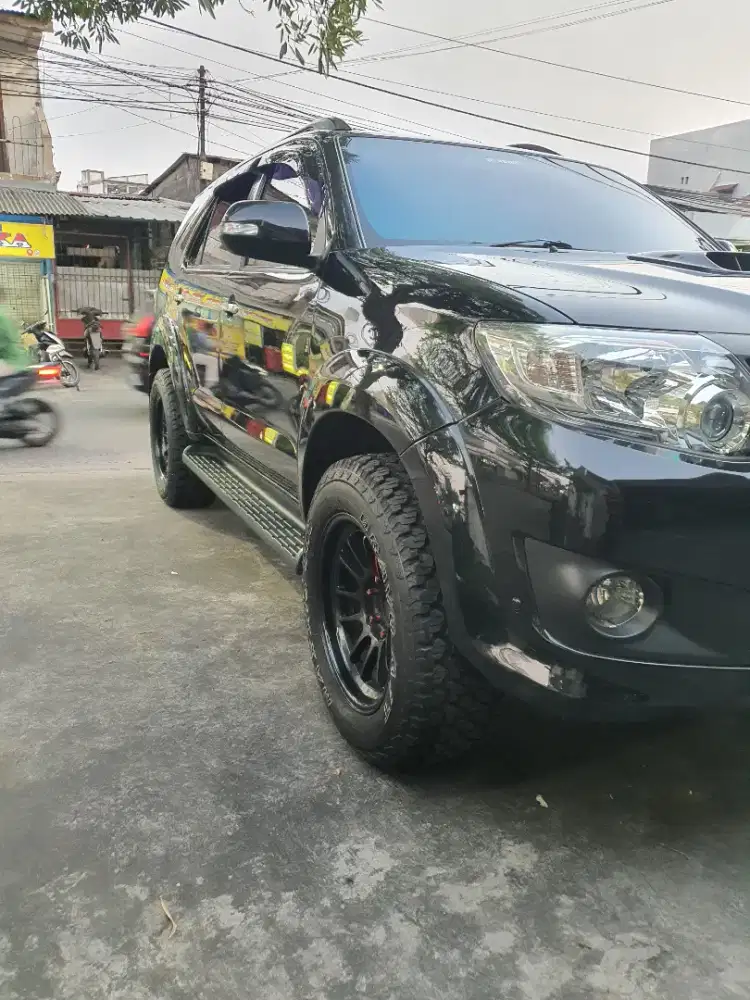 Dijual Fortuner 2013, VNTurbo, Metic. Hitam muluuss, Istimewa. 315 jt