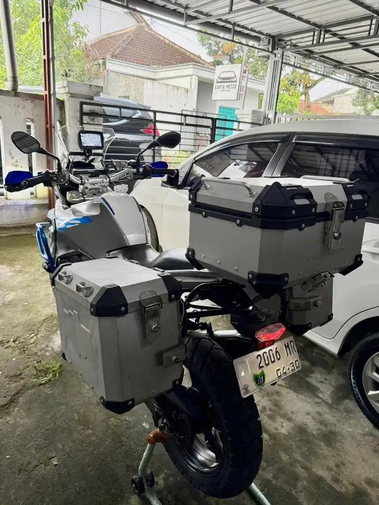 BMW G310 GS 2017 full paper