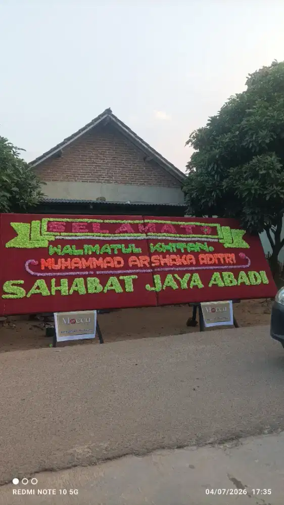 Dicari tukang cucuk papan bunga yang sudah ahli