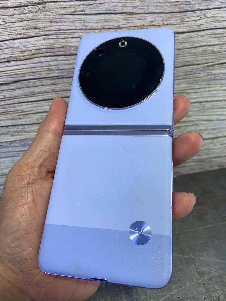 Second TECNO PHANTOM FLIP 5G 8/128gb Sebatangkara Welldutt