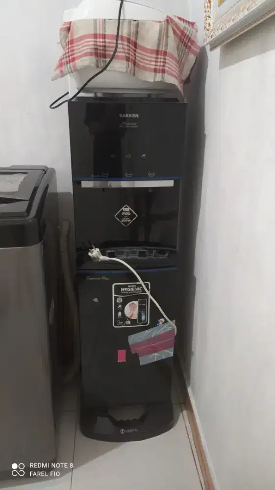 Dispenser Sanken Galon Bawah