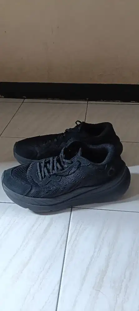 Sepatu running ortus