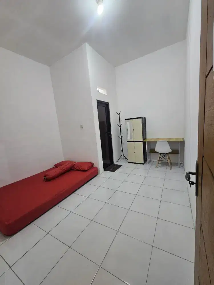 Kos Eksklusif - Hanya 1 Menit Dari Pakuwon Mall