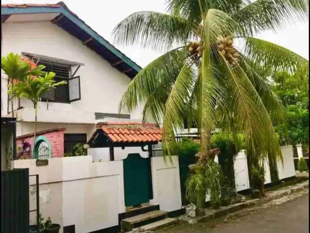 RUMAH MEGAH DI GRAND GALAXY