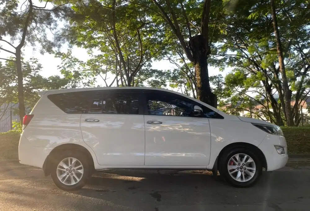 Innova Reborn 2016 Type V Auto