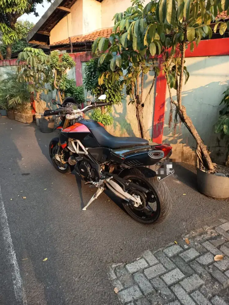 Bukaan BMW GS Aprilia 1200cc
